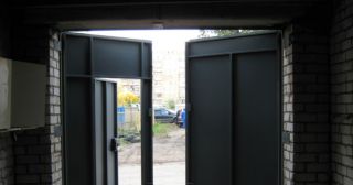 Купить гаражные ворота распашные Тихорецк, цена от 3827 руб.