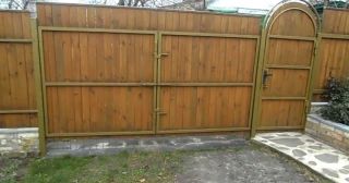 Купить распашные ворота деревянные Тихорецк, цена от 2704 руб.